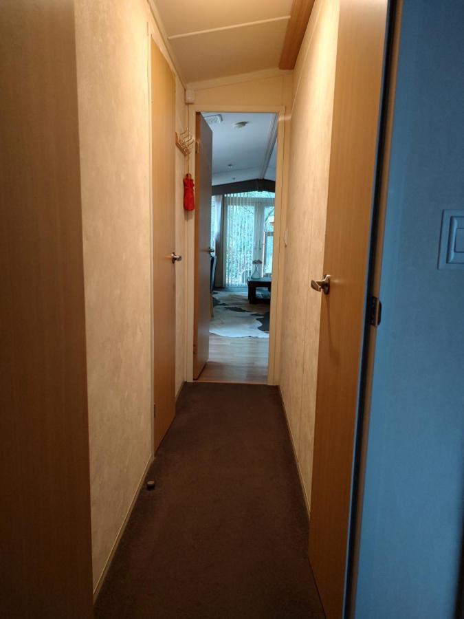 Chalet Met Veranda Aan Bosrand Vledder 外观 照片