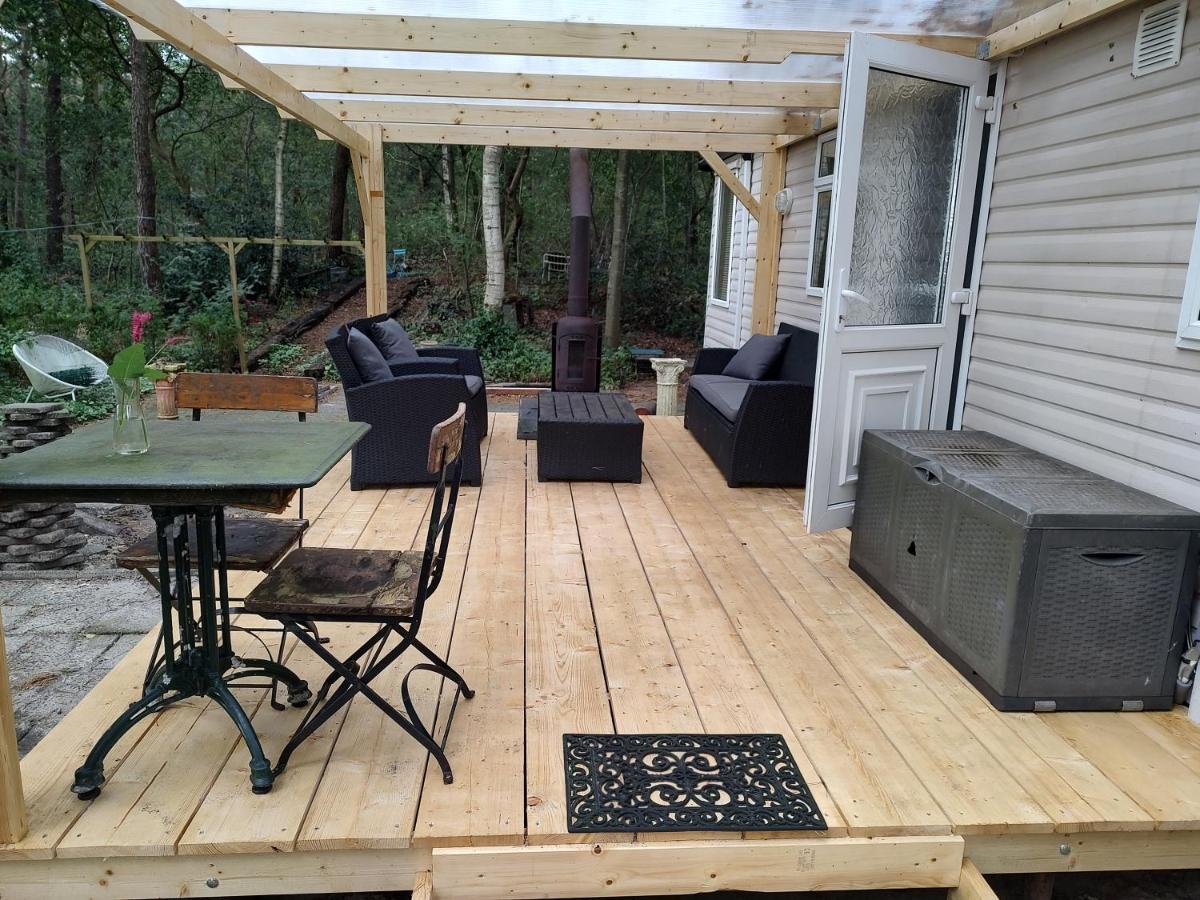 Chalet Met Veranda Aan Bosrand Vledder 外观 照片