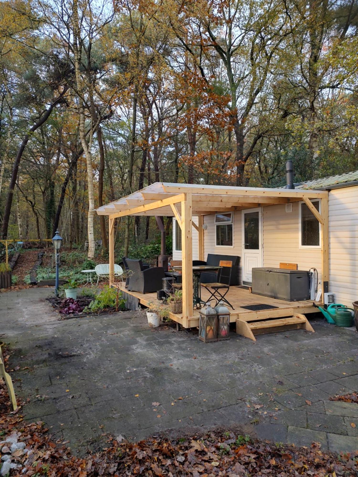 Chalet Met Veranda Aan Bosrand Vledder 外观 照片