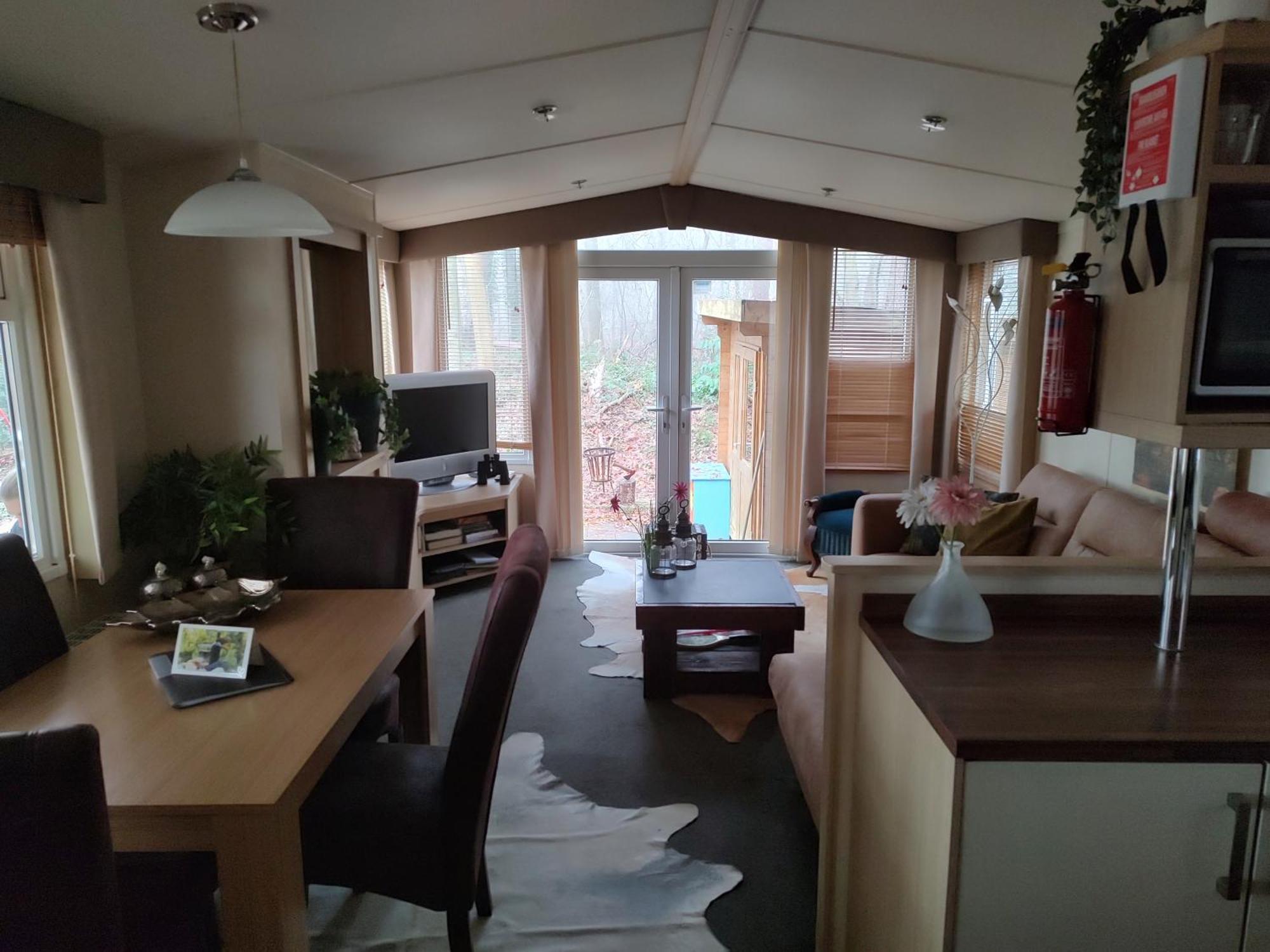 Chalet Met Veranda Aan Bosrand Vledder 外观 照片