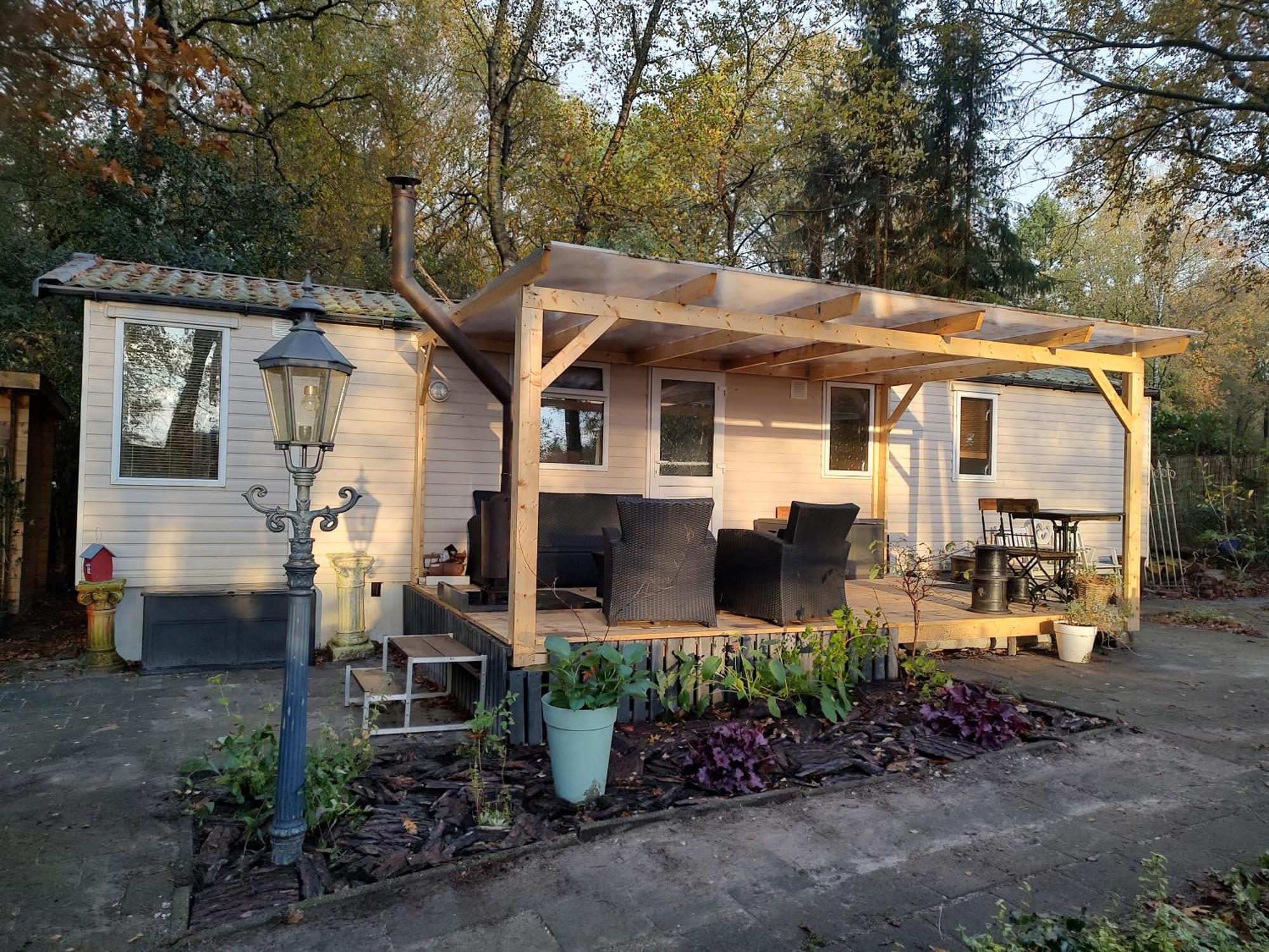 Chalet Met Veranda Aan Bosrand Vledder 外观 照片