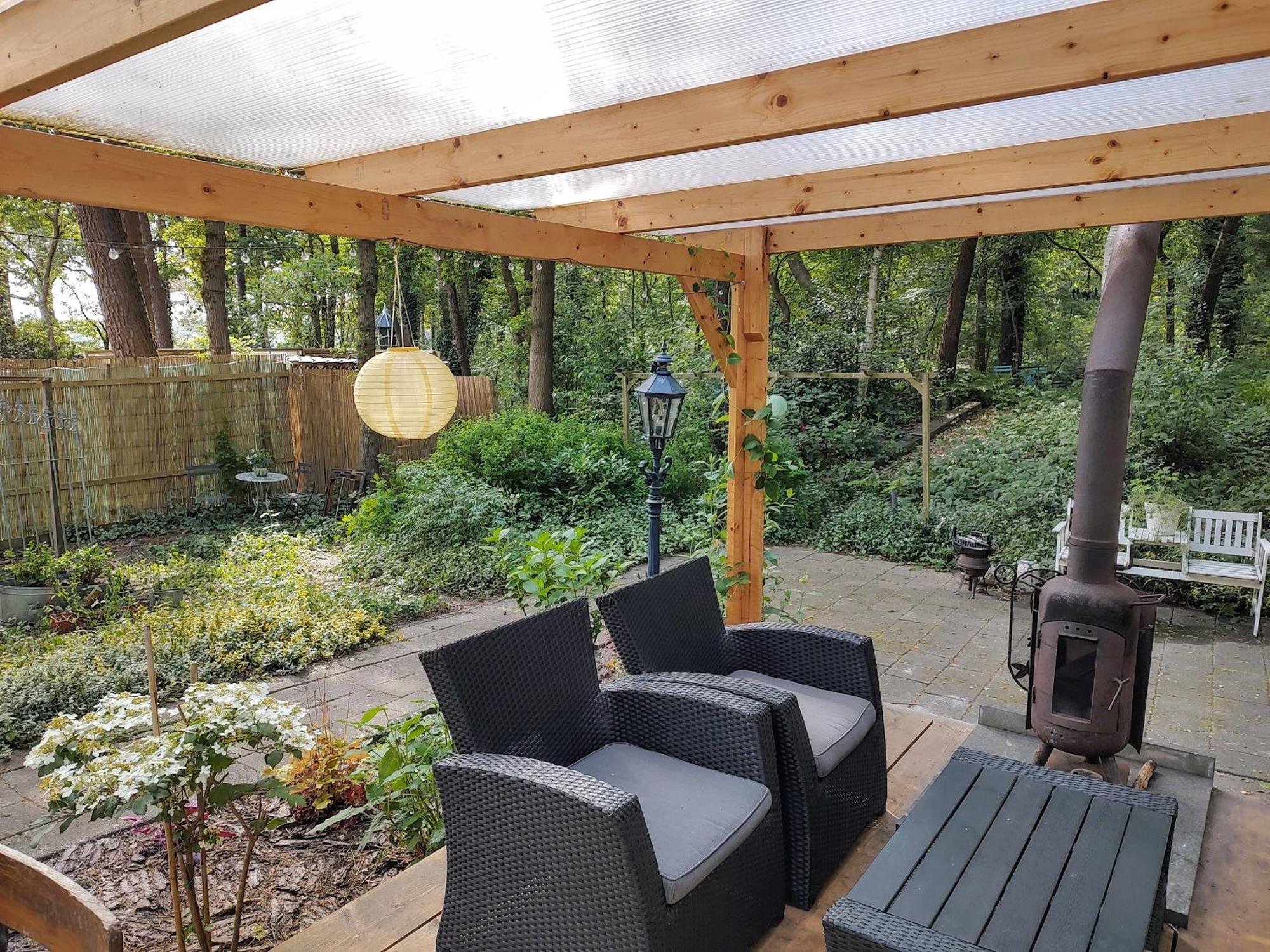 Chalet Met Veranda Aan Bosrand Vledder 外观 照片
