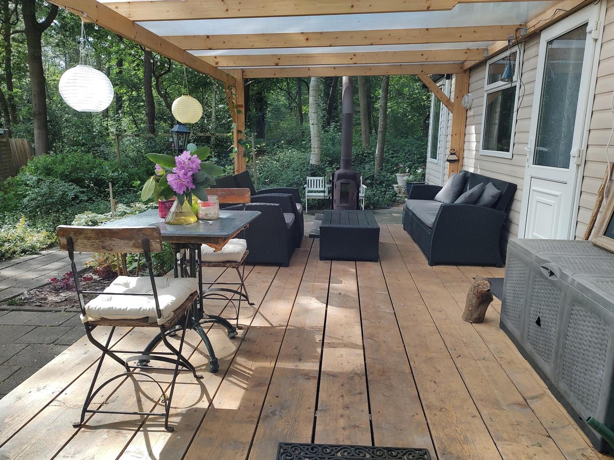 Chalet Met Veranda Aan Bosrand Vledder 外观 照片