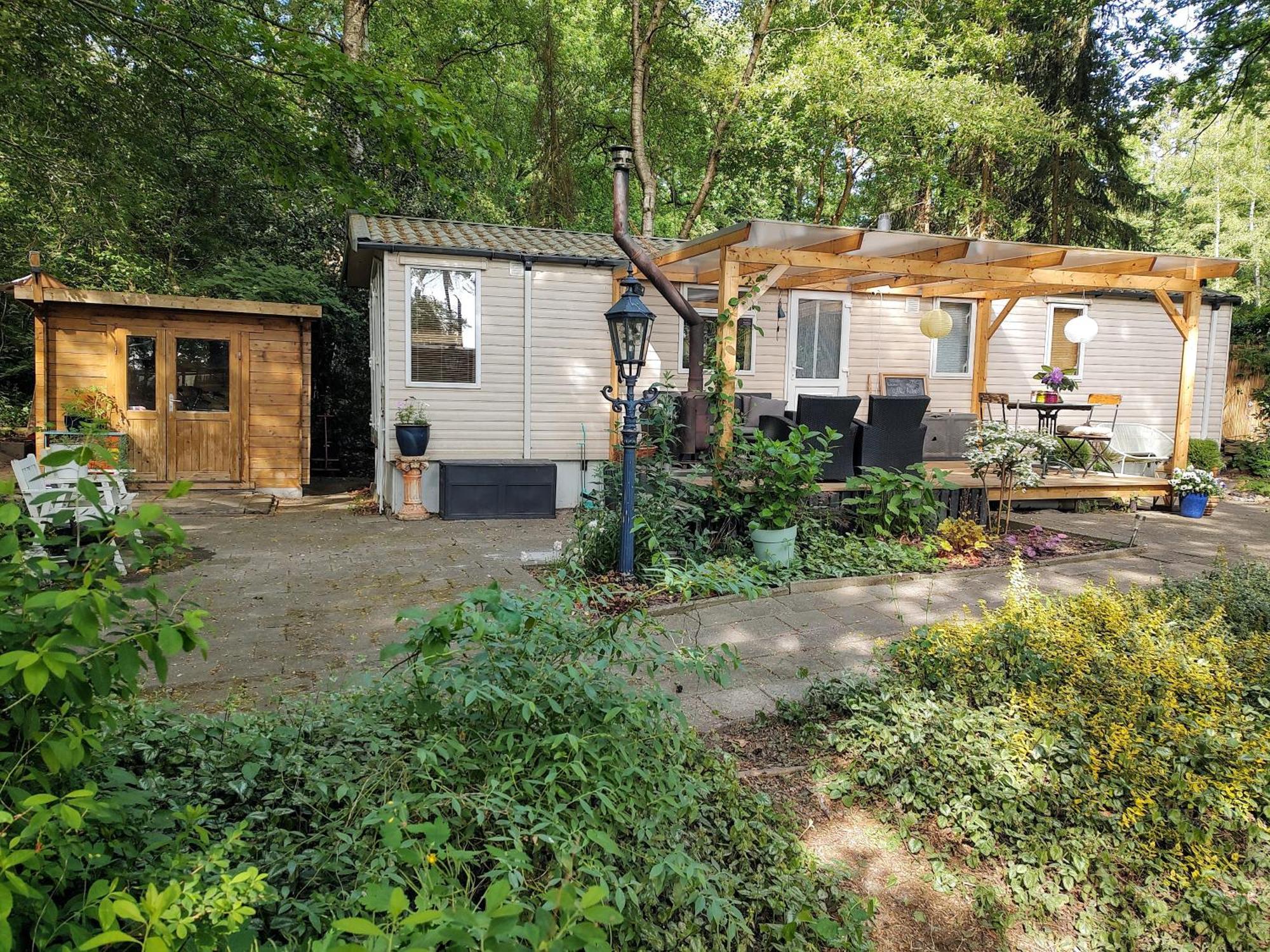Chalet Met Veranda Aan Bosrand Vledder 外观 照片